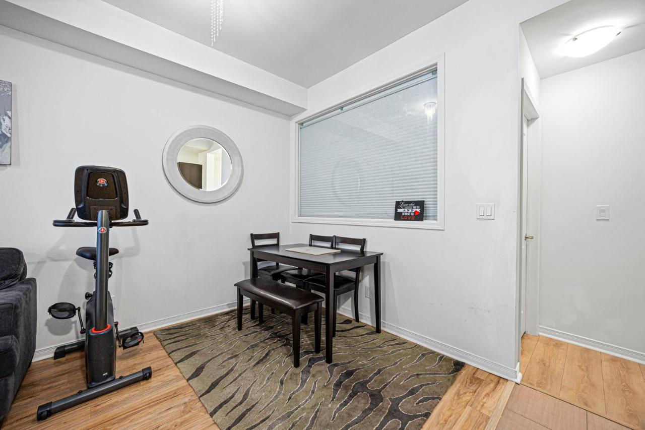 Ferienwohnung Beautiful Townhouse Near Yorkdale Mall, Wilson Subway Toronto Exterior foto