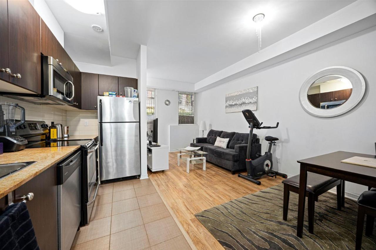 Ferienwohnung Beautiful Townhouse Near Yorkdale Mall, Wilson Subway Toronto Exterior foto