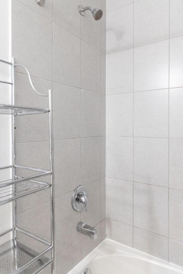 Ferienwohnung Beautiful Townhouse Near Yorkdale Mall, Wilson Subway Toronto Exterior foto