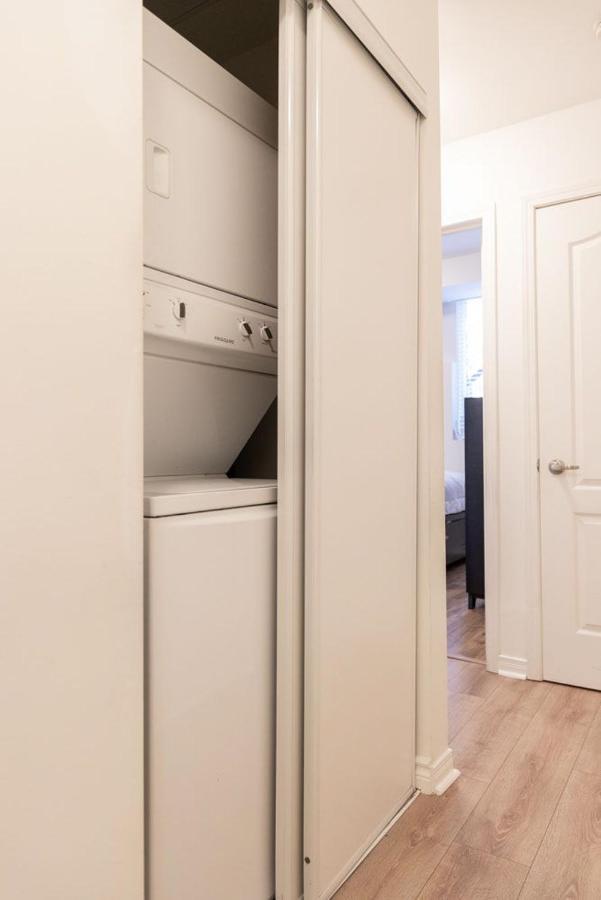 Ferienwohnung Beautiful Townhouse Near Yorkdale Mall, Wilson Subway Toronto Exterior foto
