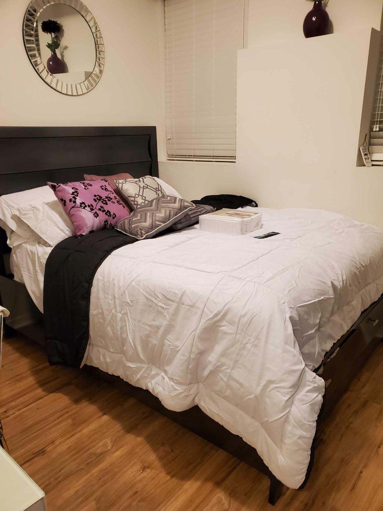 Ferienwohnung Beautiful Townhouse Near Yorkdale Mall, Wilson Subway Toronto Exterior foto