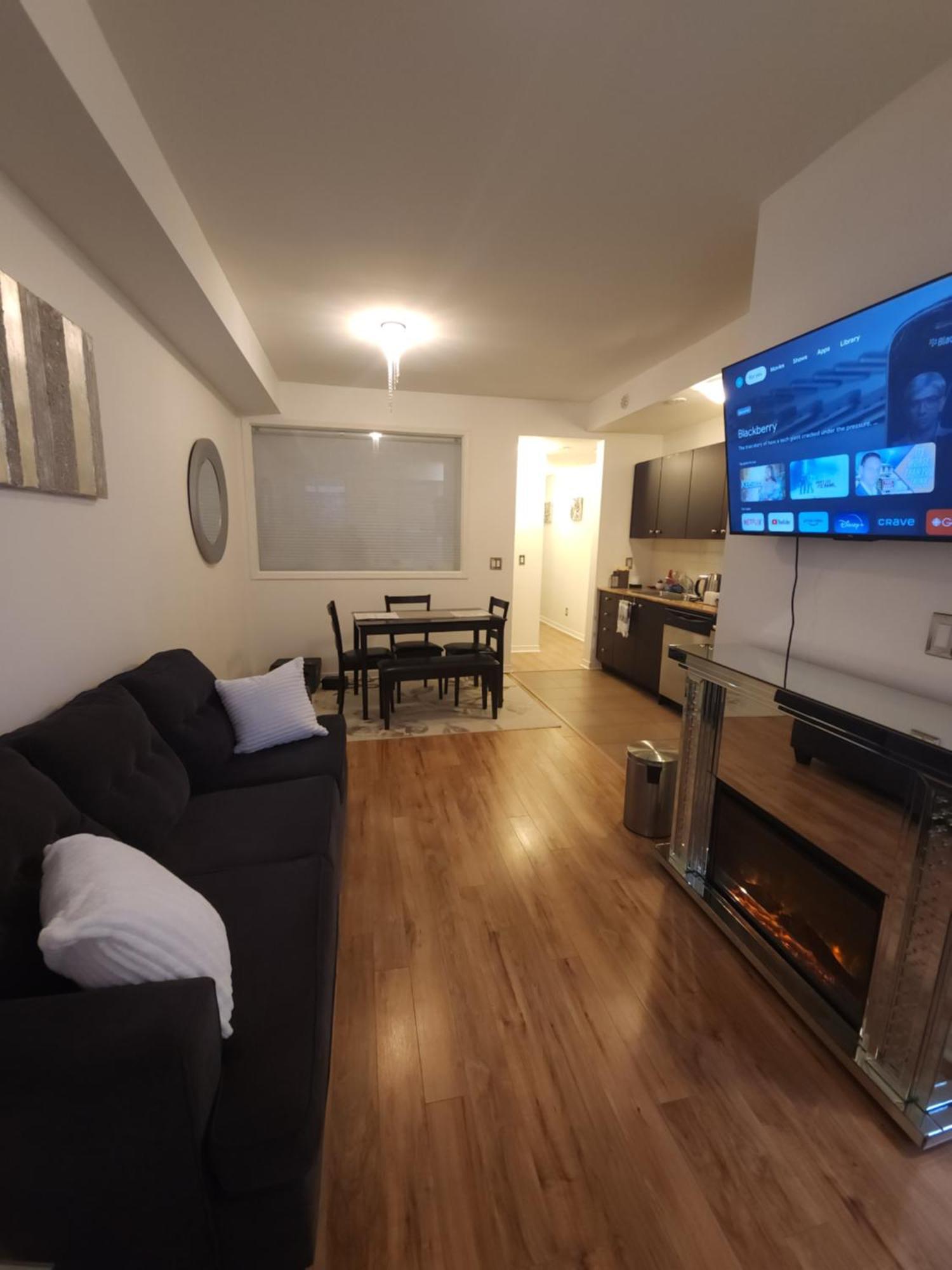 Ferienwohnung Beautiful Townhouse Near Yorkdale Mall, Wilson Subway Toronto Exterior foto